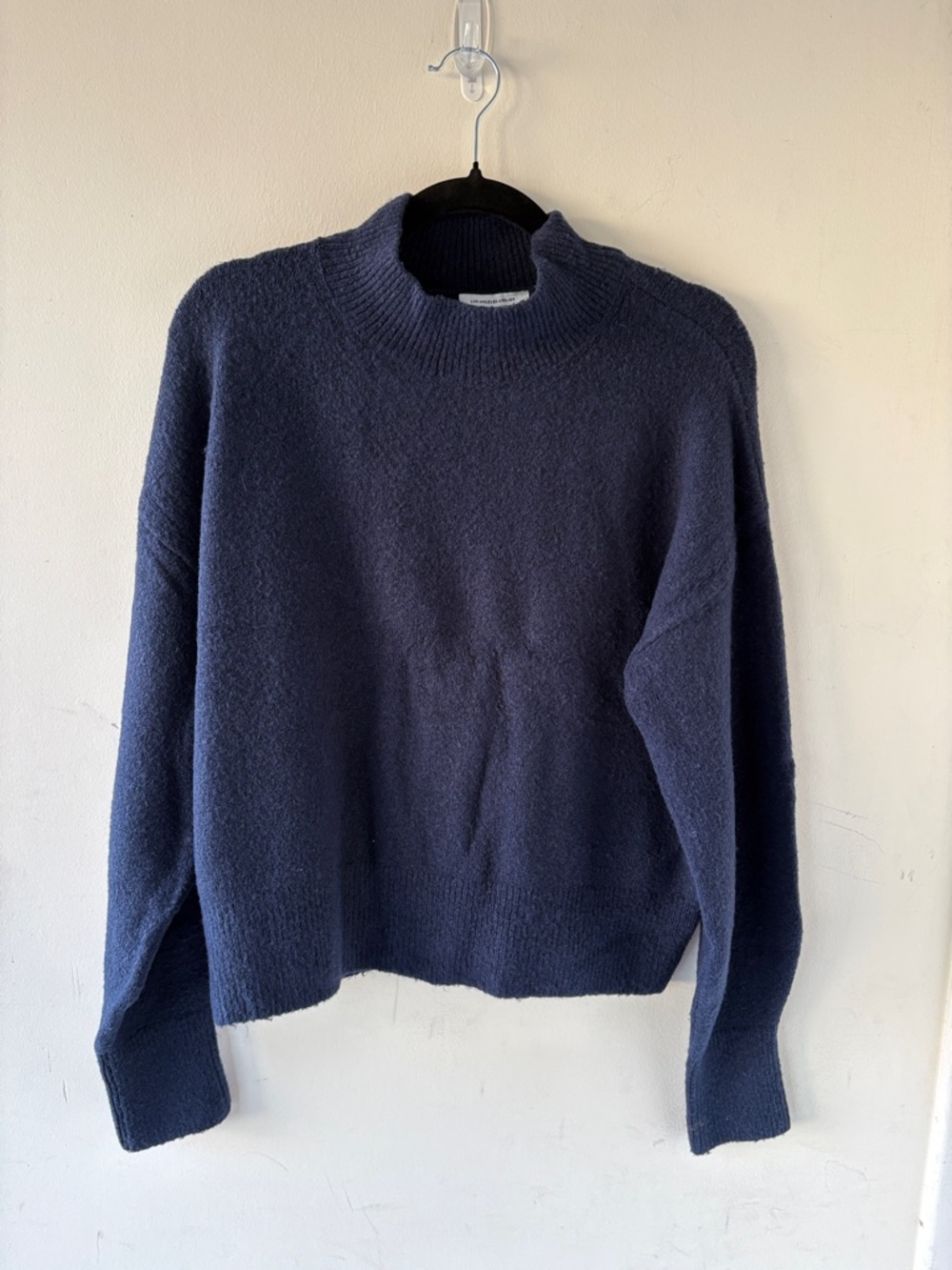 Los Ángeles Atelier Navy Ribbed Mock Neck Sweater